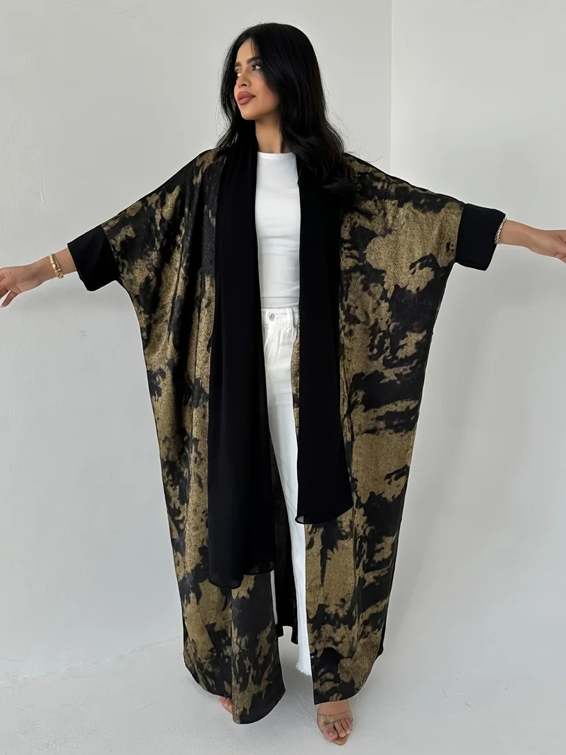 Abaya Nyeusi na Dhahabu ya Majani