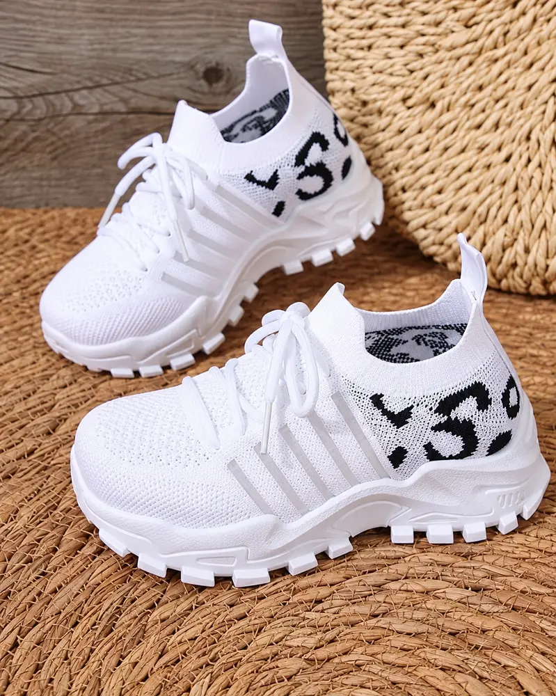 Sneakers za Kamba zenye Maandishi ya Rangi Tofauti