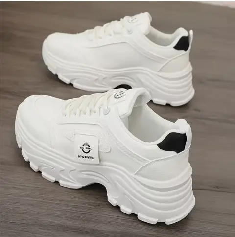 Sneakers zenye soli ya mawimbi