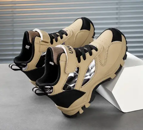 Sneakers Ndefu zenye Sehemu za Rangi Tofauti