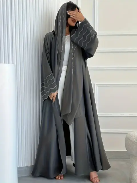 Abaya ya Kijivu yenye Kofia na Nakshi