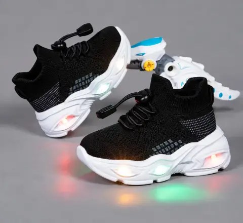 Sneakers zenye Soli Inayoonekana Kuwaka