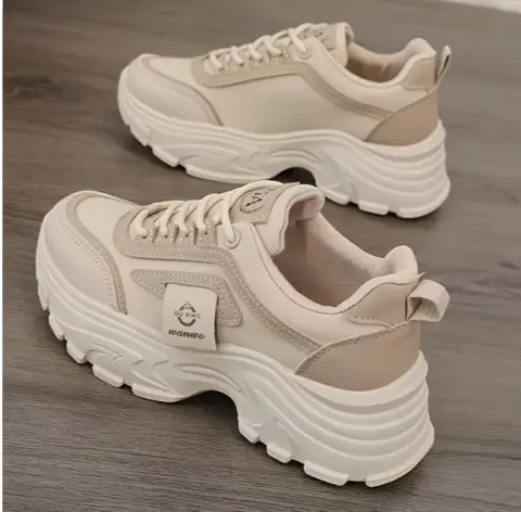 Sneakers zenye soli ya mawimbi