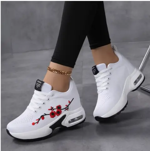 Sneakers za michezo zinazofika kifundoni