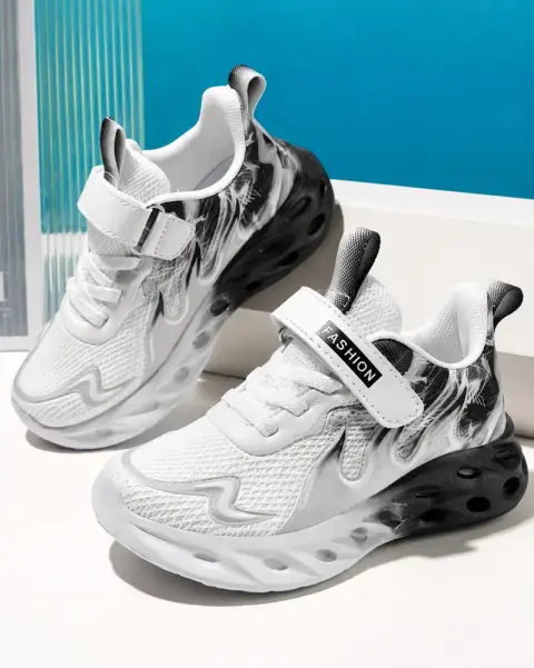 Sneakers za Mkanda zenye Soli ya Umbo la Mashimo